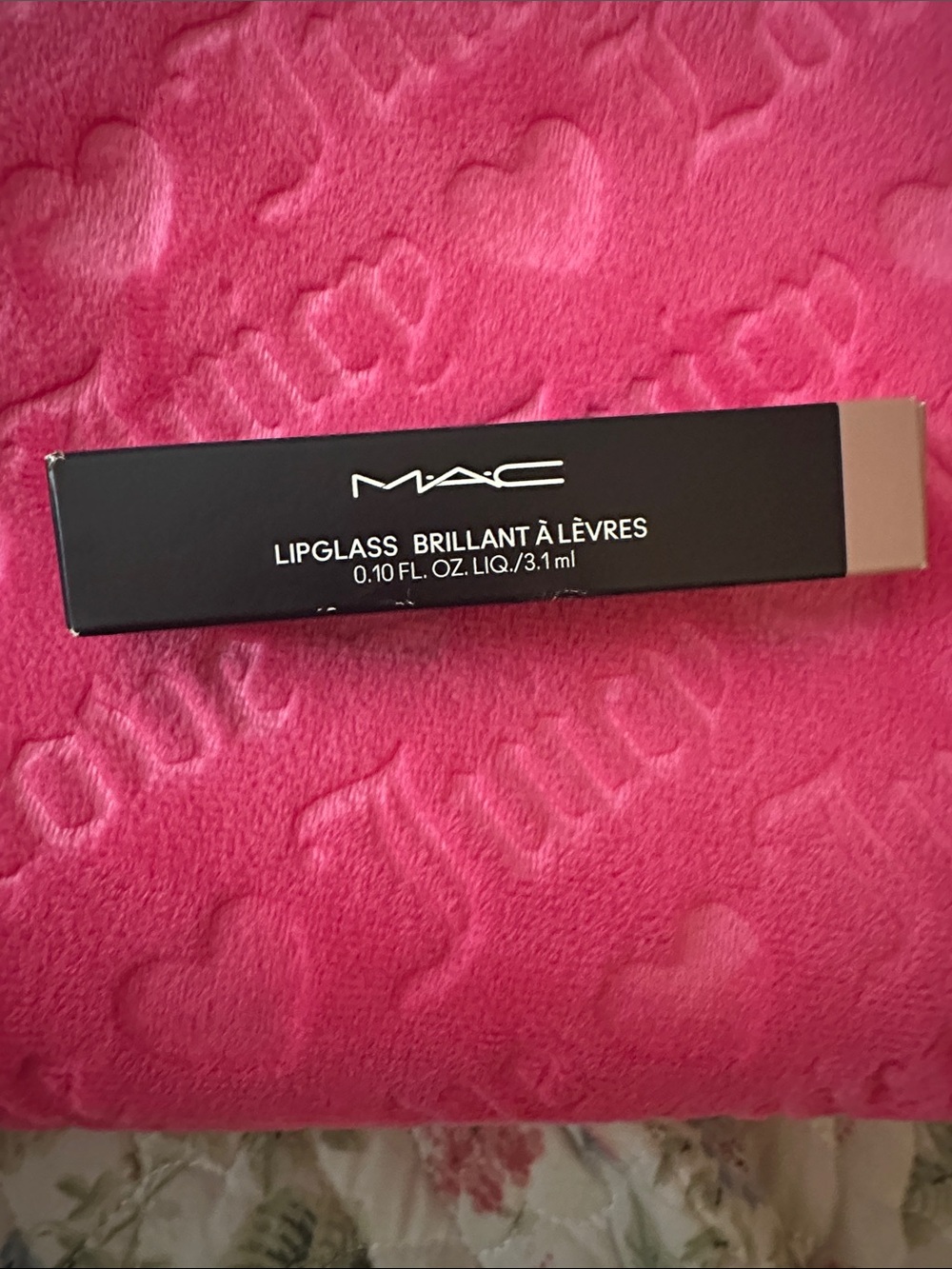 MAC Lipglass in Oyster Girl